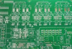 Inspección y prevención de cortocircuitos en placas de circuito de PCB