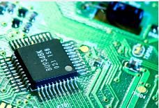 ¿¿ el software utilizado por la placa de copia de PCB es más preciso?