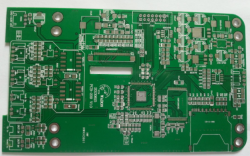 La placa de PCB adopta tres pinturas protectoras de PCB y pegamento eléctrico.