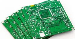 Interconexión entre placas de circuito impreso de PCB