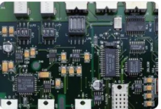 PCB con diferentes capas de cableado y el mismo Stub