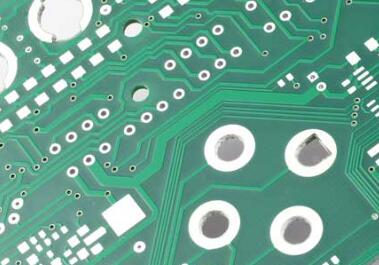 Comment faire un trou borgne PCB?